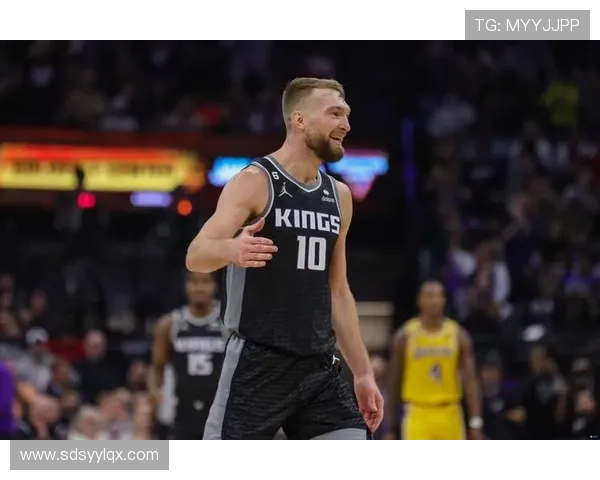 戈贝尔达成10000篮板现役第五人